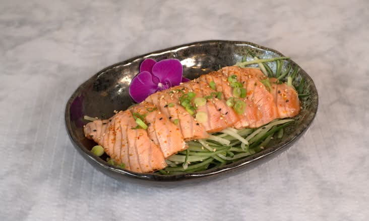 Salmon Tataki (8pcs)