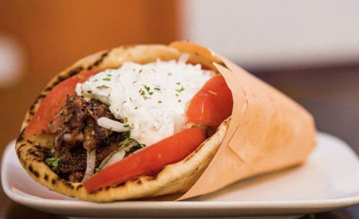 Pita au porc souvlaki / Pork Souvlaki Pita
