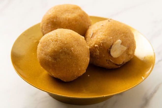 Besan Ladoo (1lb)