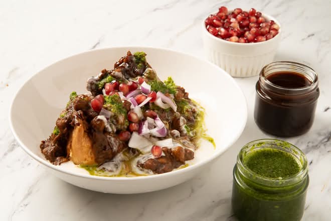 Samosa chaat (2pcs)
