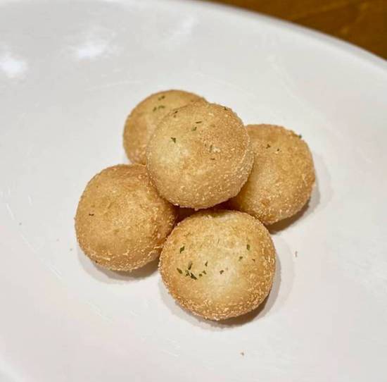 Mozzarella Cheese Balls (모짜렐라 치즈볼)