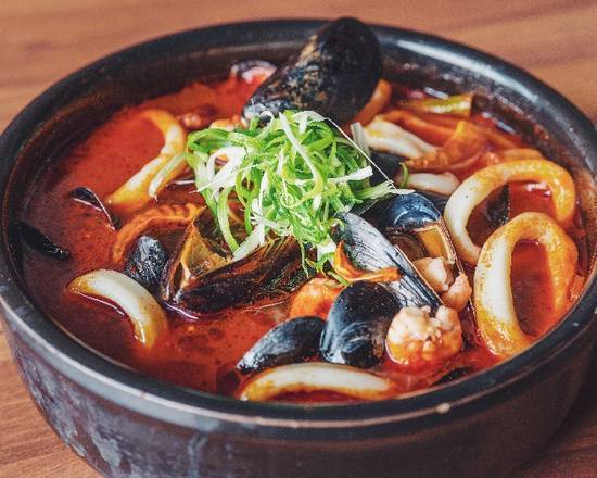 Spicy Seafood Soup (해물짬뽕)