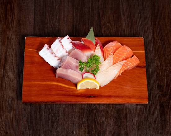 Assorted Sashimi (15 pcs)