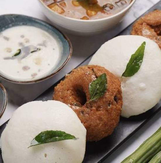 Idly (2) Vada (2)