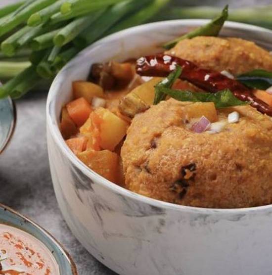 Sambar Vada (3pcs)