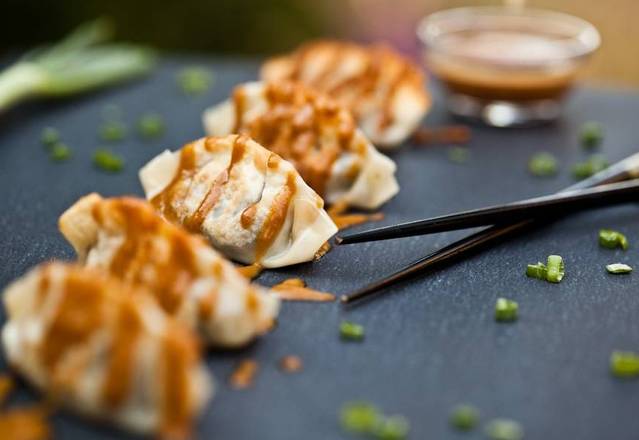 110. Dumplings Sauce D'arachide/ Peanut butter Dumpling (6 mcx) 🥜.