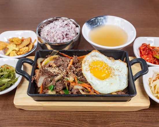 Stir-Fried bulgogi (철판 불고기)