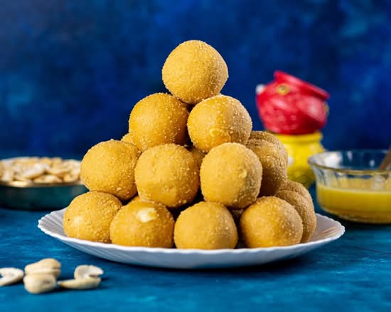 Besan Ladoo (0.5LB)