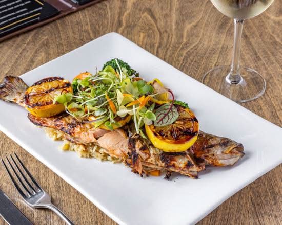 Truite entière grillée / Grilled whole trout