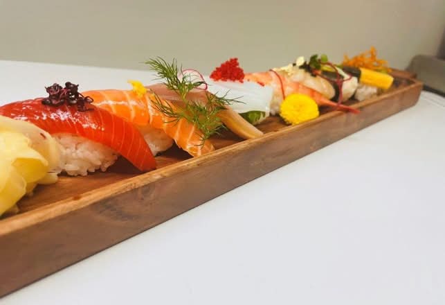 Assorted Sushi Combo (9 Pcs)