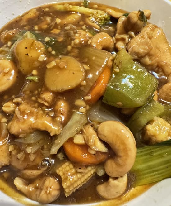 61. Diced Chicken with Cashew Nuts