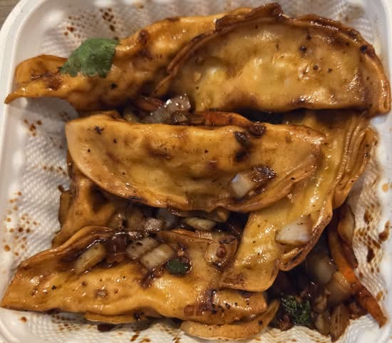6.Hot Chili Chicken Dumplings in Garlic (6 pcs)