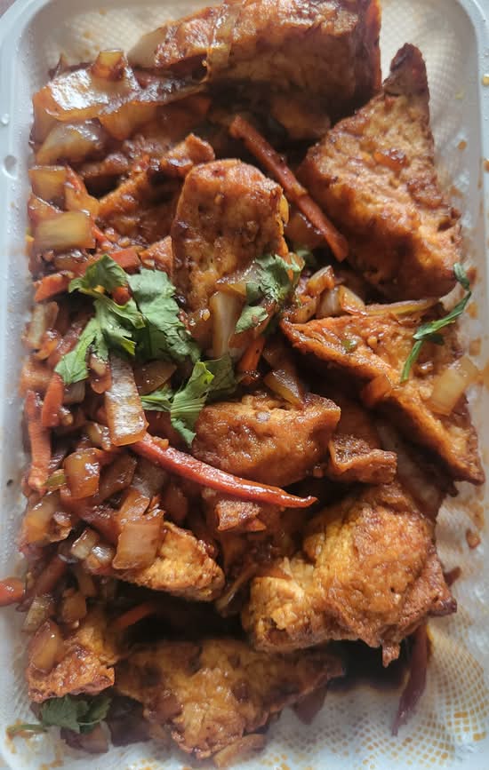 133. Crispy Noodle Topped with Vegetables in Black Bean Sauce