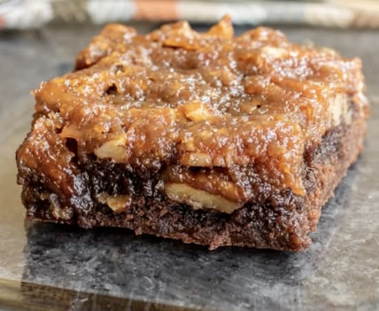 Pecan caramel brownie