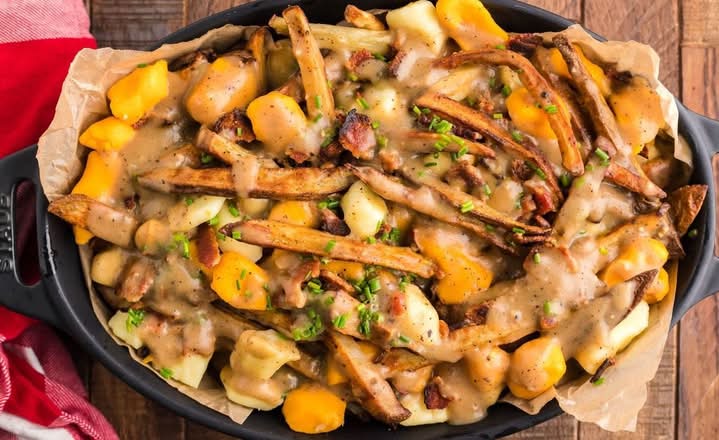 Ground Beef Poutine  Size Large