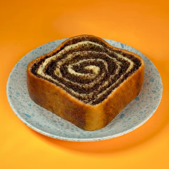 "Makovik" Poppy Seed Roll – Slice