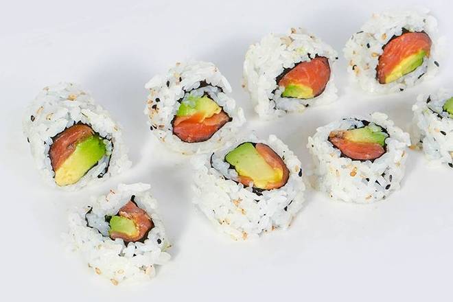 RR21 Smoked Salmon Avocado Roll
