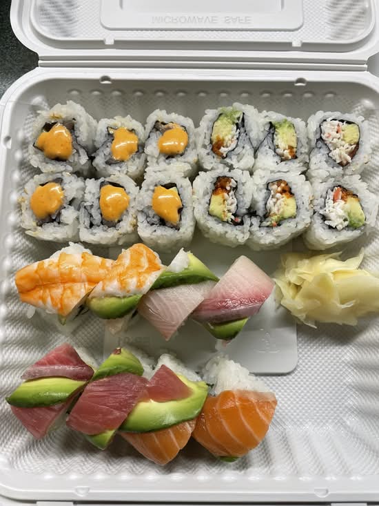Sushi rolls combo B