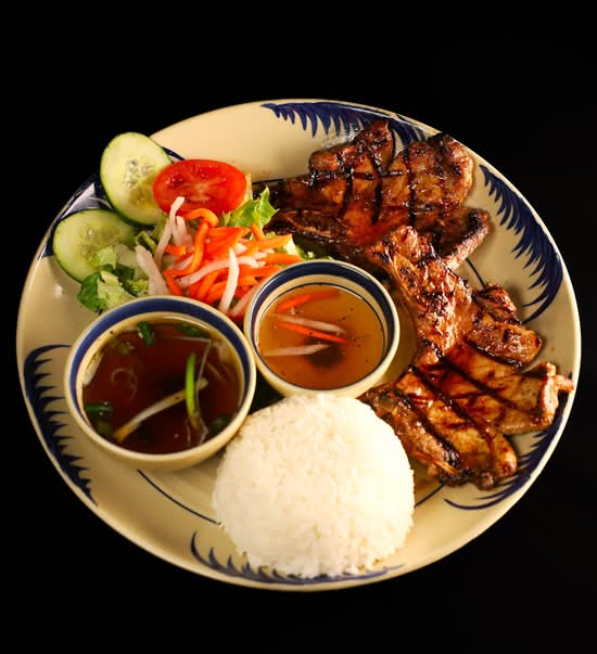 19. Cơm Sườn Nướng Xả / Grilled Lemongrass Pork Chop