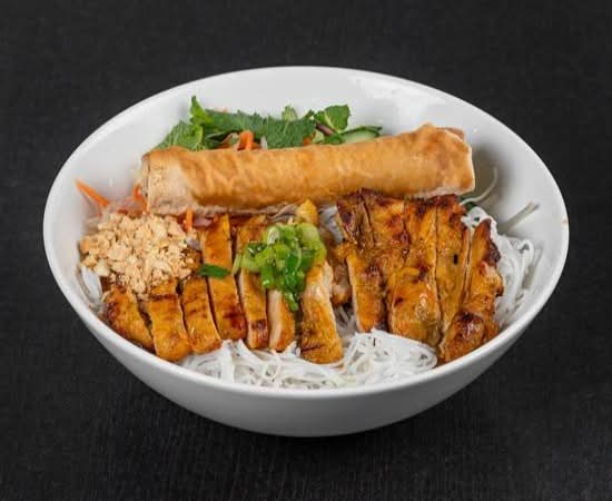B8. Bún Gà Nướng Chả Giò