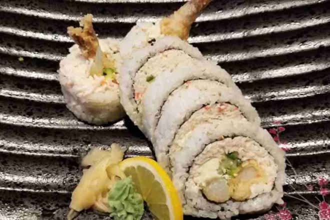Cream Cheese Dynamite Roll (6 Pcs)