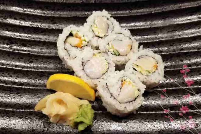 Chopped Scallop Roll (8 Pcs)
