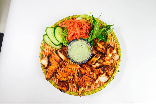 B15. Grilled Squid With Chili and Salt ( 2-3 people )