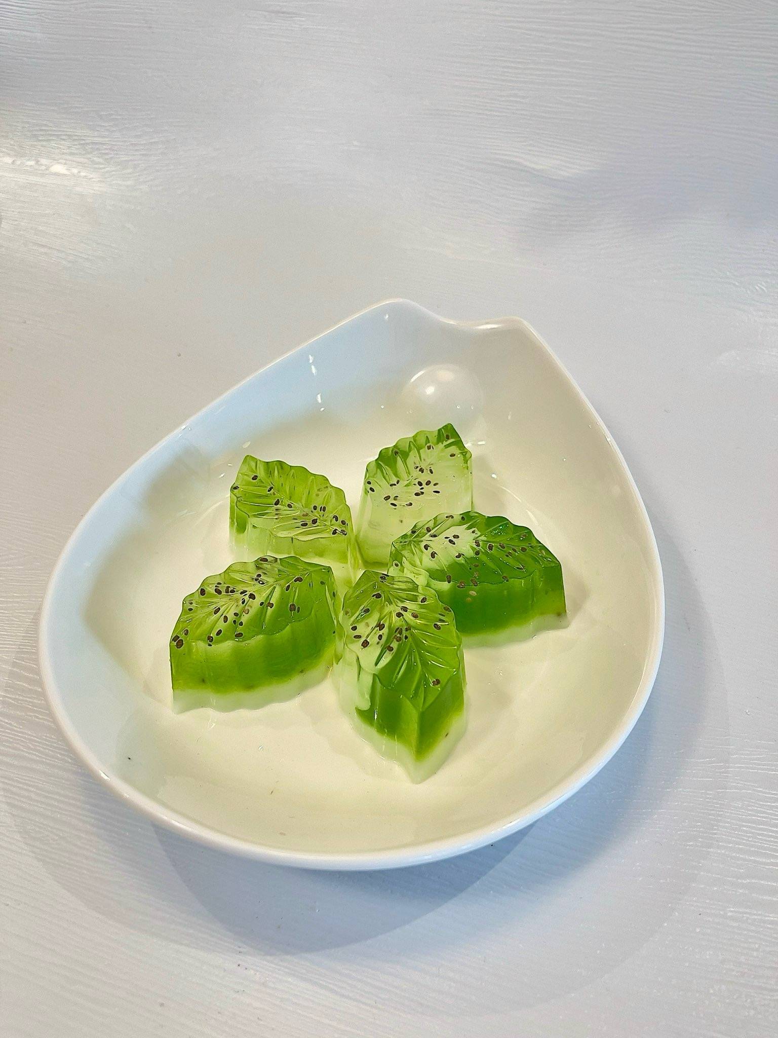 A32. Three Layer Leaf Jelly W Coconut Mlik ( Thạch Lá Dứa Sữa Dừa )