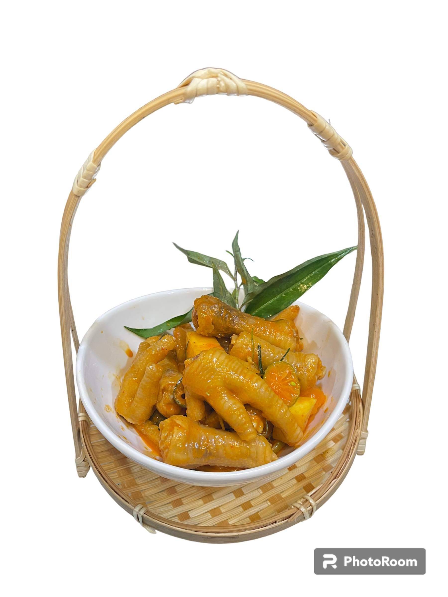 B9. Chicken Feet in Thai Sauce (Chân Gà Sốt Thái)