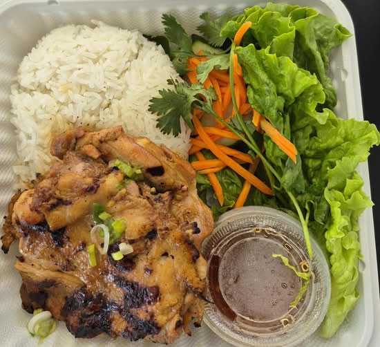 C25. Charcoal Grilled Lemongrass Chicken With rice- Cơm gà nướng sả