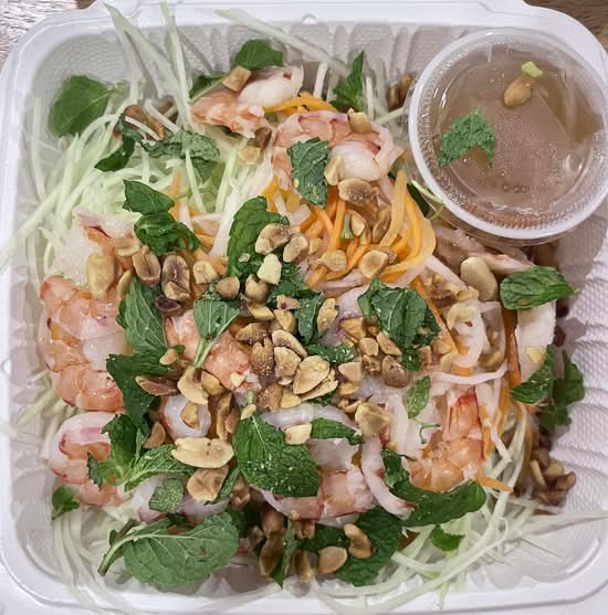 5. Green Papaya Shrimp Salad (Gỏi Đu Đủ Tôm)