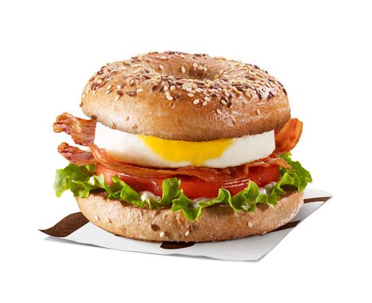 Bagel multigrains BLT avec œuf [580.0 Cal]