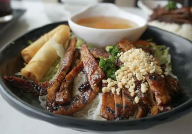 118. Bun Thit Nuong Cha Gio