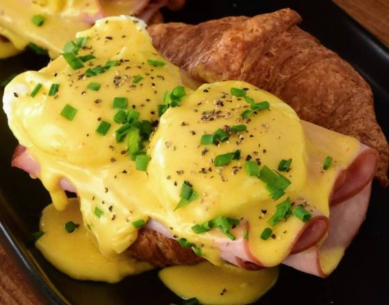 Croissant Ham Egg Benedict