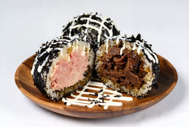 Hand-made Rice Ball Set (2 pcs)