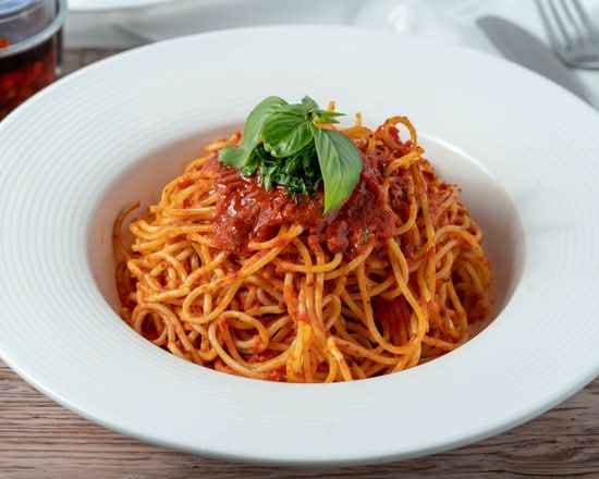 Spaghetti in Tomato Sauce