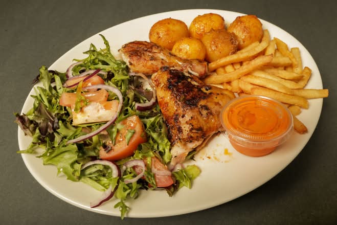 Assiette Cuisse De Poulet Charbon / Charcoal Chicken Leg Plate