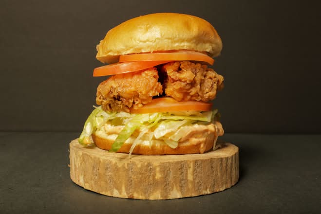 Crispy chicken burger