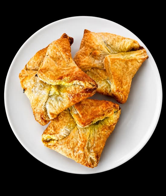 8 Egg Puffs