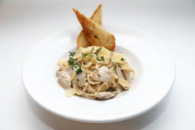 Classic Chicken Alfredo