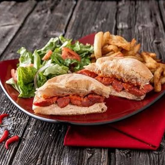 Assiette de sandwich au chouriço (saucisse portugaise) / Chouriço Sandwich (Portuguese Sausage) Plate