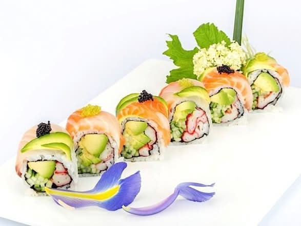 Rainbow Roll(8 pcs)