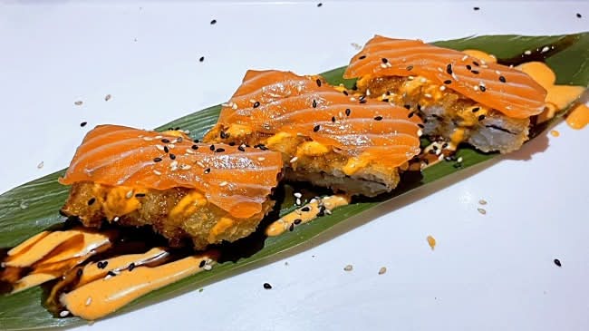 Salmon Pizza(9 pcs)