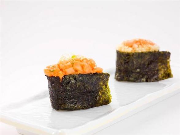 Spicy Salmon (2 Pcs)