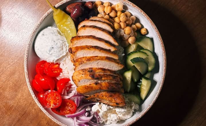 Bol de Poulet Méditerranéenne \ Mediterranean Chicken Bowl