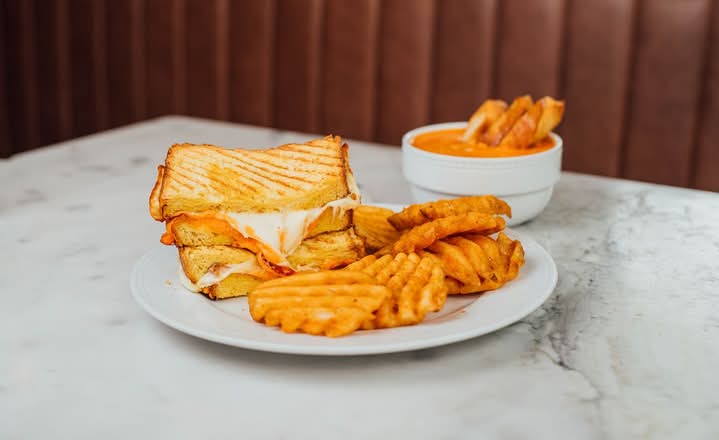 Trio de fromages grillés | Grilled Cheese Trio