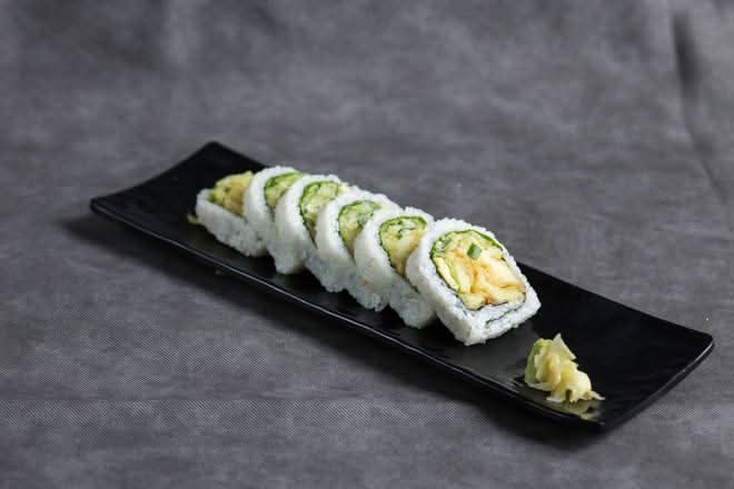 Sweet Potato Tempura Roll (6 pcs)