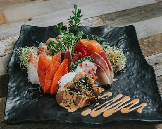 Assorted Sashimi (18 pcs)