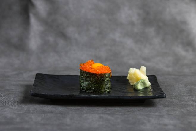 Tobiko and Quail Egg Nigiri Sushi (1 pc)