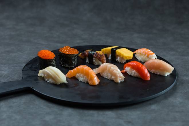 Deluxe Assorted Sushi Combo
